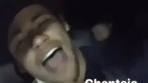 Neymar, cantando 'Chantaje' en su coche Neymar, cantando 'Chantaje' en su coche