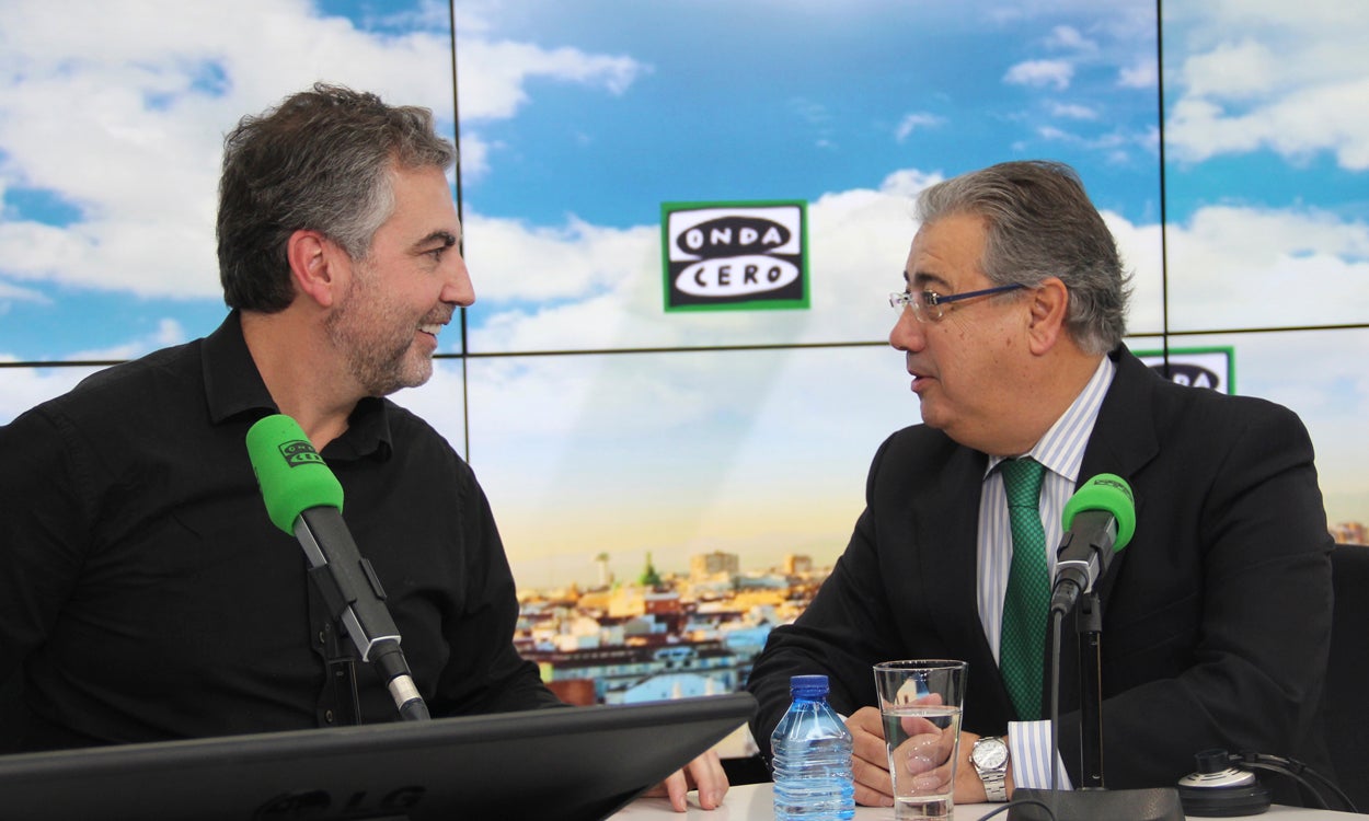 Juan Ignacio Zoido, sobre las detenciones en Badalona: "Habían contribuido a la financiación de Daesh mediante el narcotráfico" Juan Ignacio Zoido, sobre las detenciones en Badalona: "Habían contribuido a la financiación de Daesh mediante el narcotráfico"