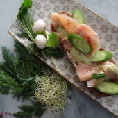 Tosta de salmón ahumado y mayonesa especial