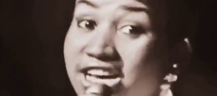 Frame 57.626268 de: La diva del soul Aretha Franklin anuncia que se retira de la música en vivo tras 56 años de carrera Frame 57.626268 de: La diva del soul Aretha Franklin anuncia que se retira de la música en vivo tras 56 años de carrera