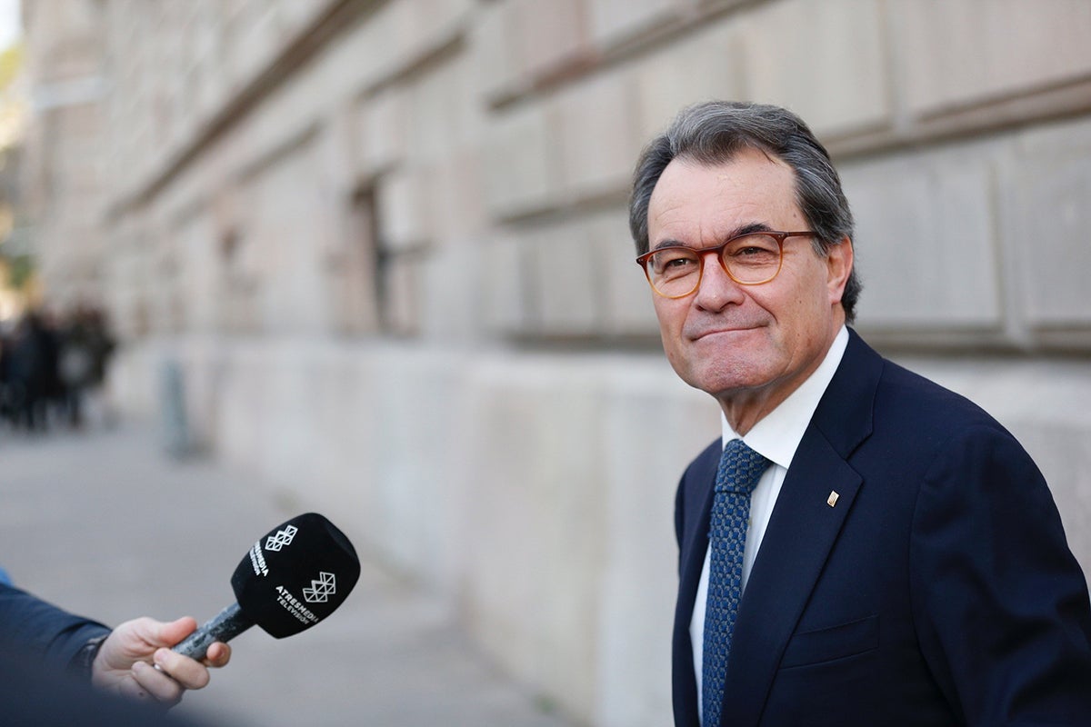Artur Mas acusa al Estado de vincular Cataluña con la violencia para intervenir Artur Mas acusa al Estado de vincular Cataluña con la violencia para intervenir