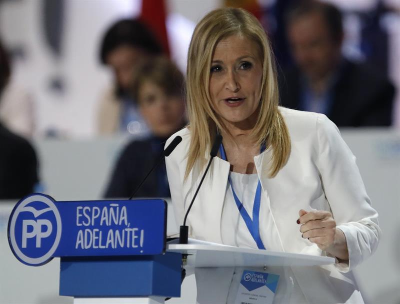 Cristina Cifuentes: "Desde que soy presidenta de la gestora del PP de Madrid estoy muy encima de las finanzas" Cristina Cifuentes: "Desde que soy presidenta de la gestora del PP de Madrid estoy muy encima de las finanzas"