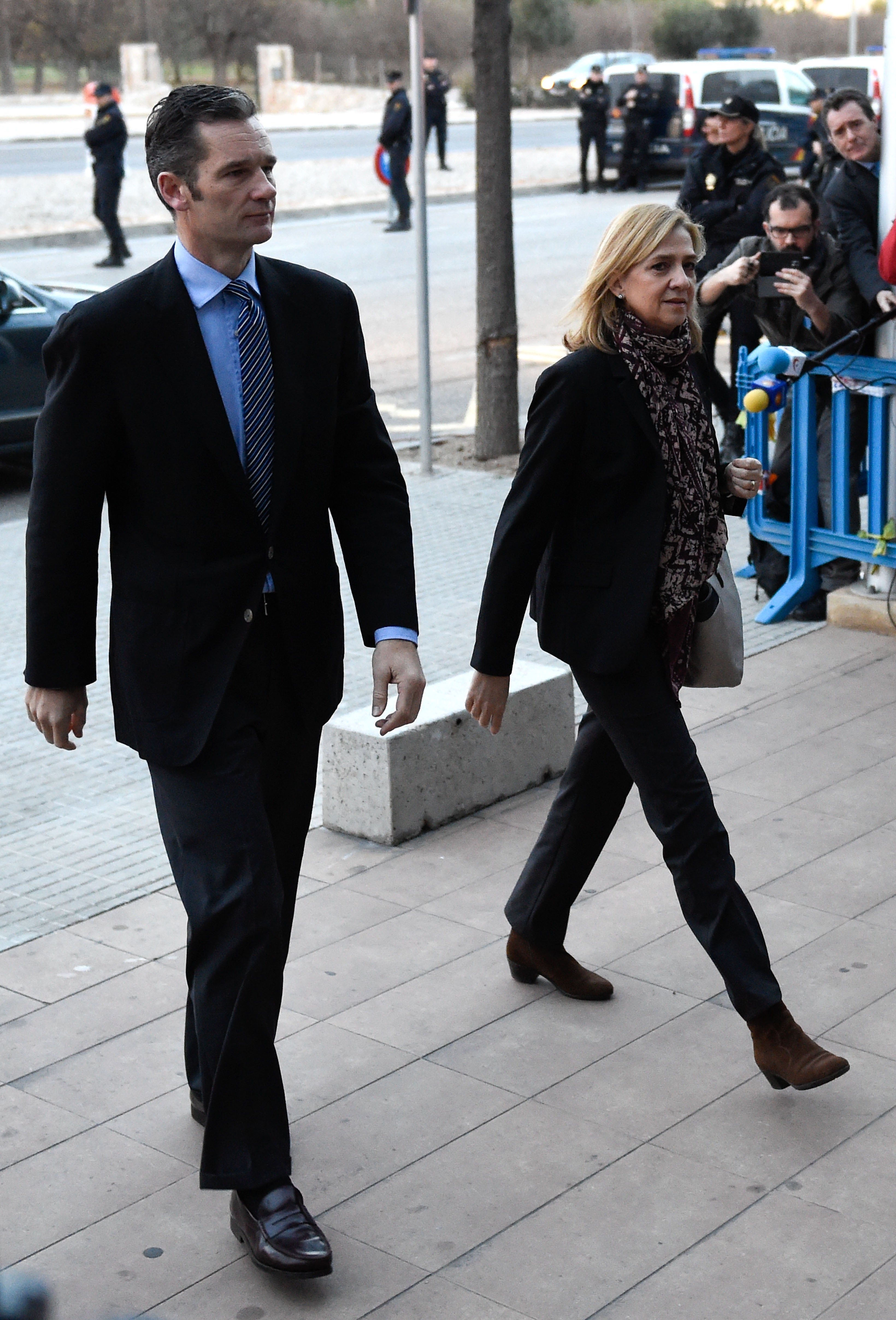 La Tertulia: La condena a Urdangarin y la absolución de la infanta Cristina La Tertulia: La condena a Urdangarin y la absolución de la infanta Cristina