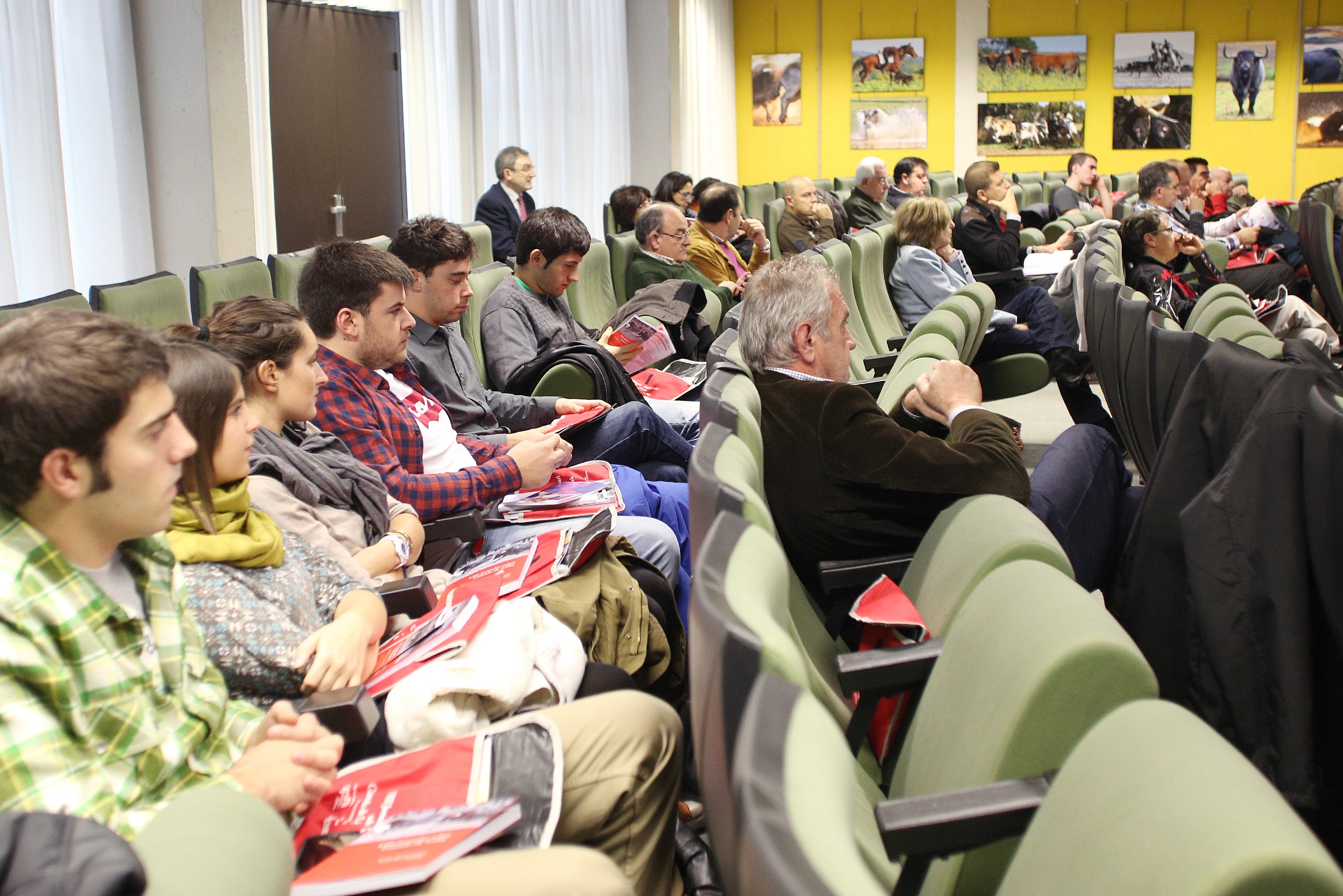 Aquí en la Onda Navarra. Va por Ustedes. 16/02/2017 Aquí en la Onda Navarra. Va por Ustedes. 16/02/2017