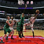 Jimmy Butler intenta anotar una bandeja para los Bulls Jimmy Butler intenta anotar una bandeja para los Bulls