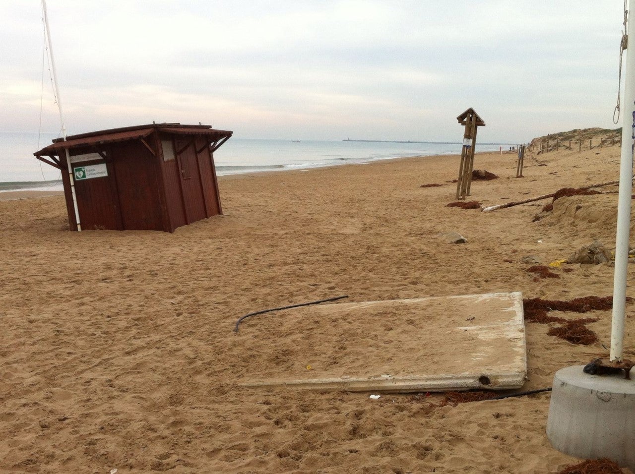 Elche cifra en 45.000 euros los daños provocados por el temporal de enero en el litoral Elche cifra en 45.000 euros los daños provocados por el temporal de enero en el litoral