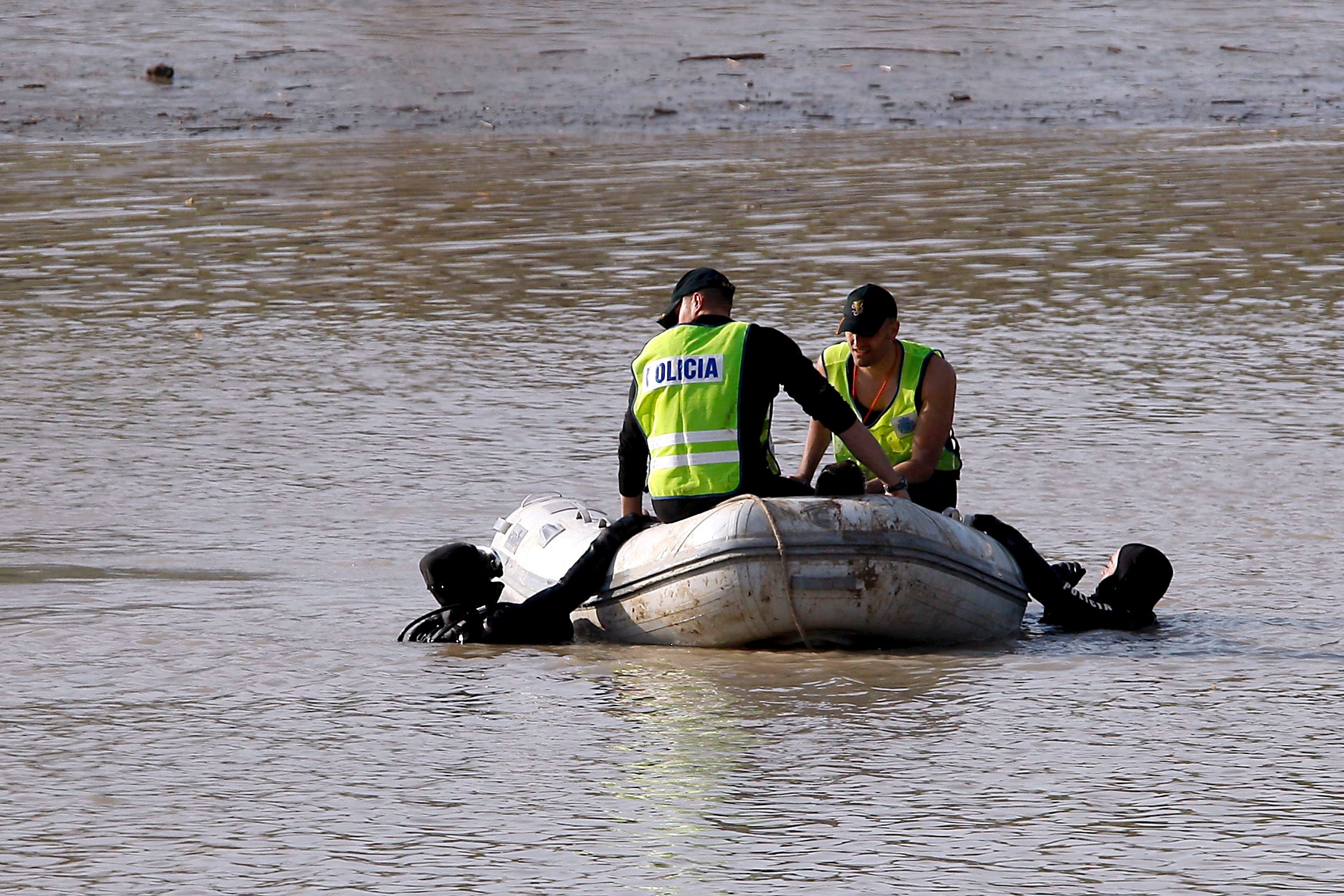 La familia de Marta se aferra a "un 50 % de posibilidades" de encontrar el cuerpo La familia de Marta se aferra a "un 50 % de posibilidades" de encontrar el cuerpo