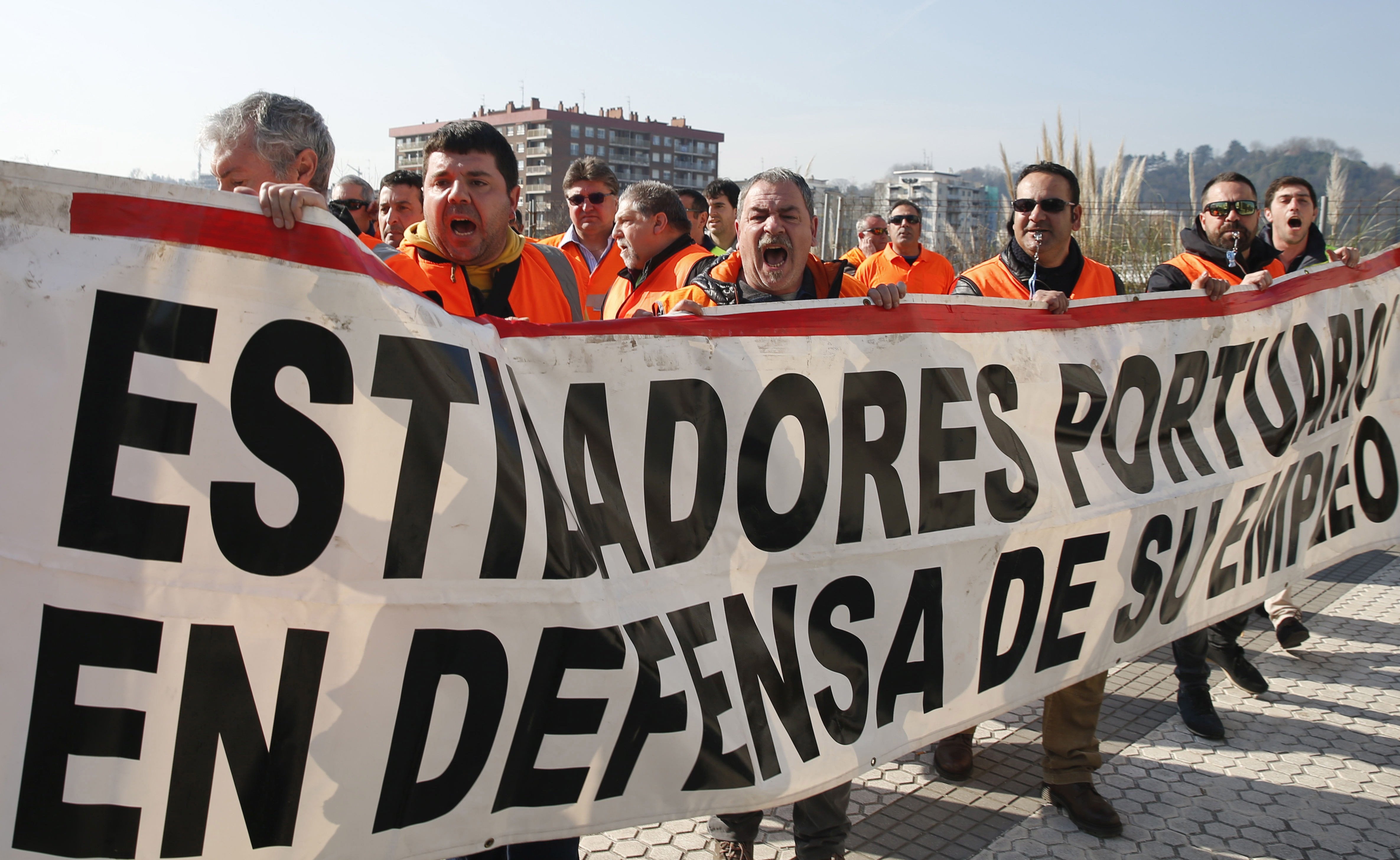 Los estibadores convocan tres semanas de paros en los puertos a partir del 6 de marzo Los estibadores convocan tres semanas de paros en los puertos a partir del 6 de marzo