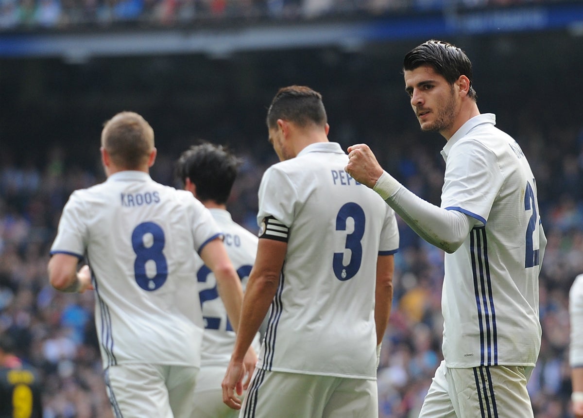 Real Madrid 2 - 0 Espanyol. Morata y Bale permiten al Real Madrid mantener la distancia en el liderato Real Madrid 2 - 0 Espanyol. Morata y Bale permiten al Real Madrid mantener la distancia en el liderato