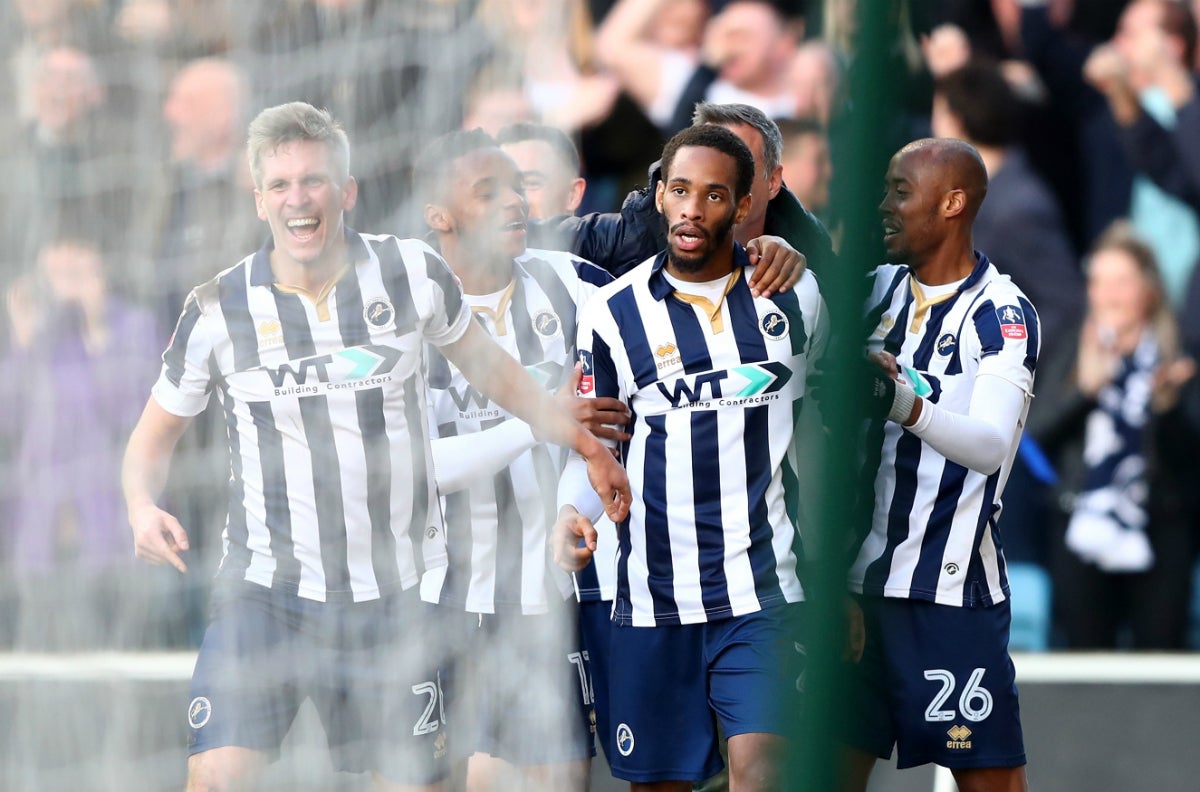 El Leicester cae en la FA Cup ante el Milwall, un Tercera división que jugó con 10 durante más de media hora El Leicester cae en la FA Cup ante el Milwall, un Tercera división que jugó con 10 durante más de media hora