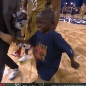 Jarrius Robertson en el partido de los celebrities