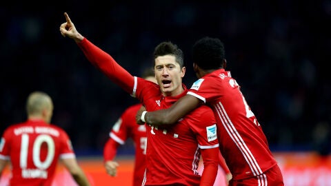 Lewandowski celebra su gol ante el Hertha