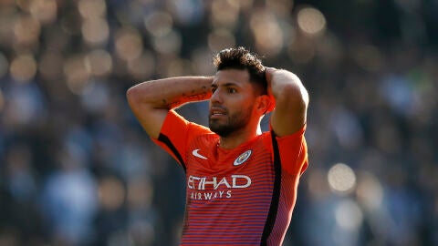 Ag&uuml;ero durante el partido