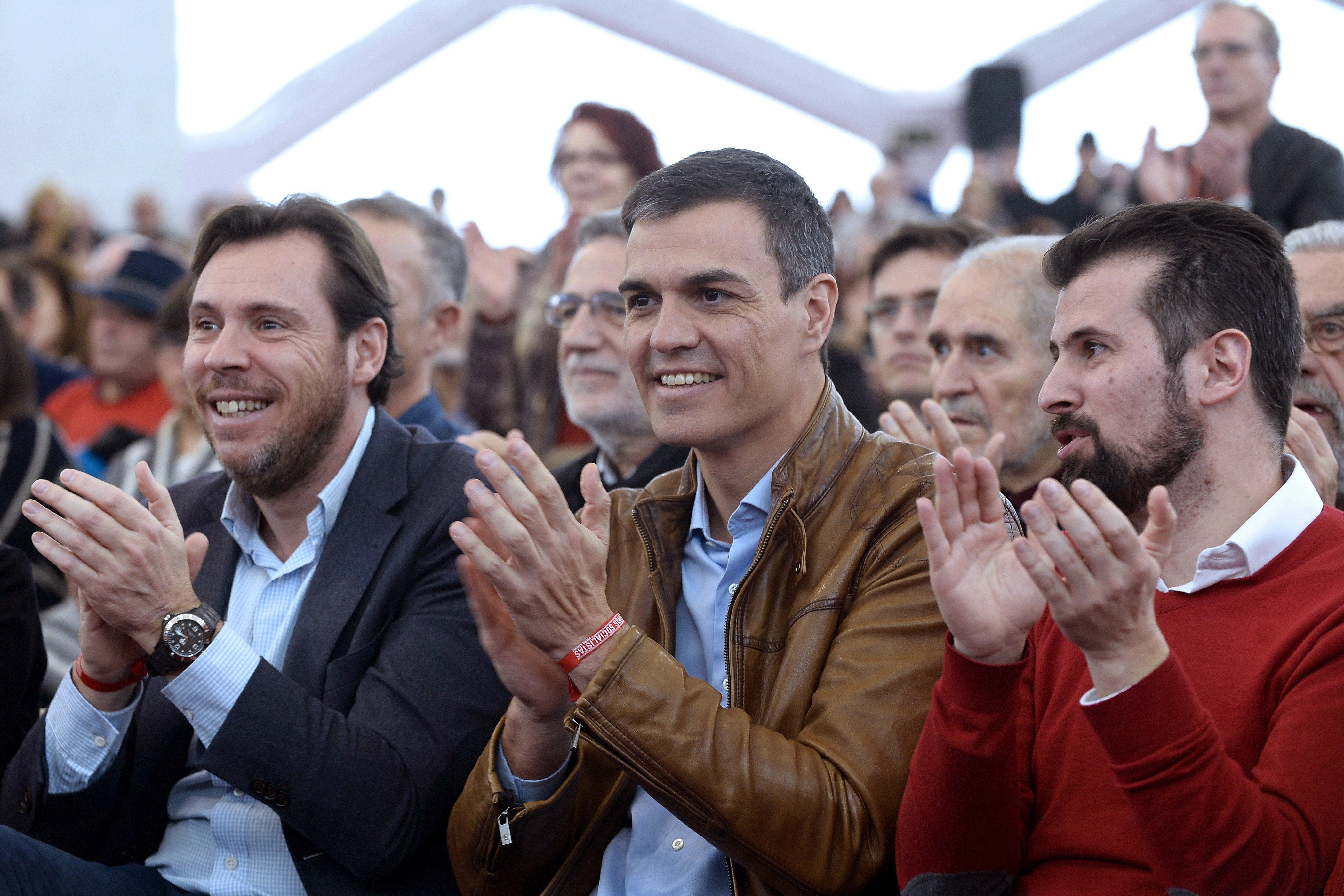 Rubén Amón indulta a Pedro Sánchez: "Seguro que Trump es mejor persona después de haber leído el tuit" Rubén Amón indulta a Pedro Sánchez: "Seguro que Trump es mejor persona después de haber leído el tuit"