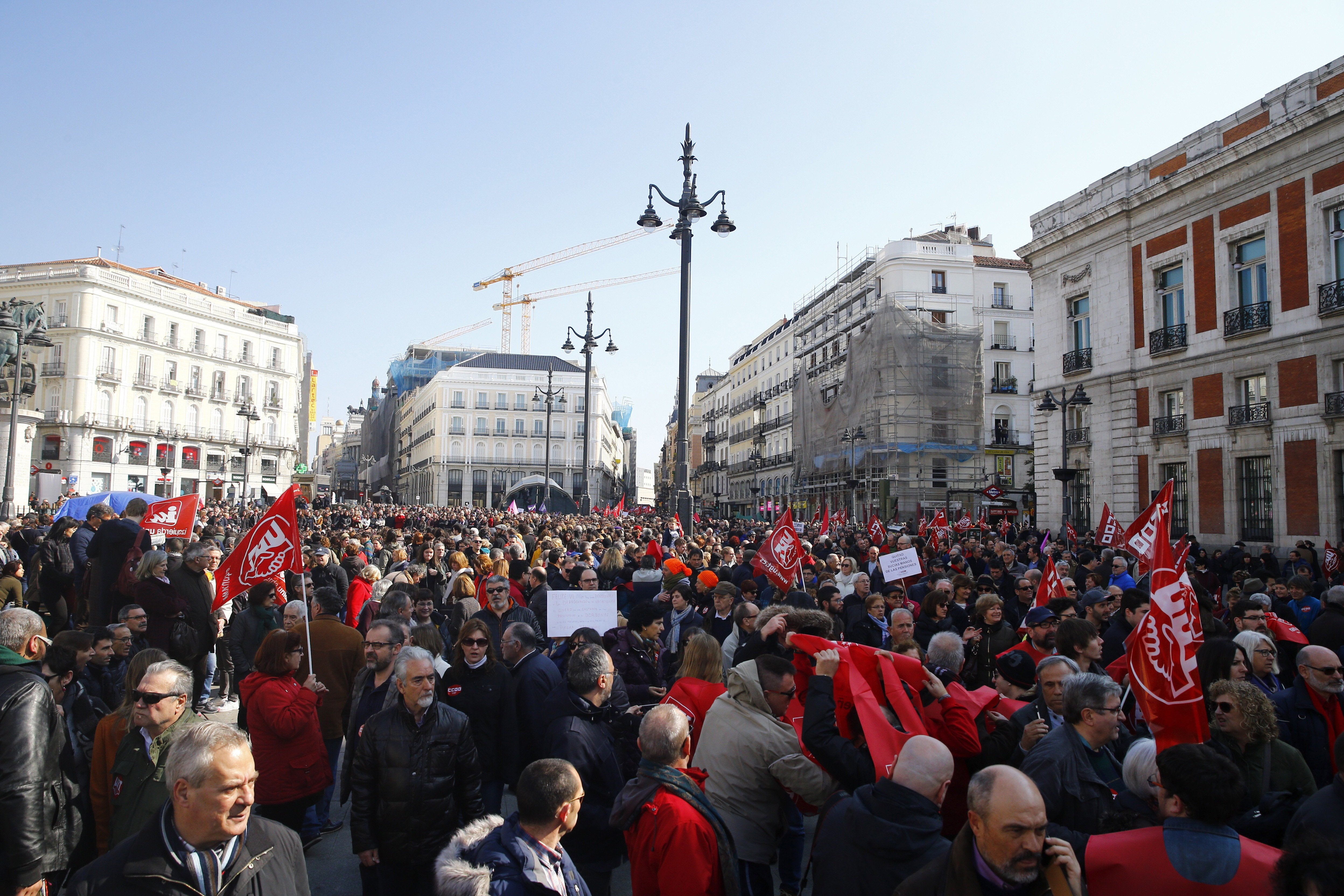 1 DE MAYO ATÍPICO SIN MANIFESTACIONES EN LA CALLE - LOS SINDICATOS UGT Y CC.OO CELEBRAN EL 1 DE MAYO A TRAVÉS DE LAS REDES SOCIALES 1 DE MAYO ATÍPICO SIN MANIFESTACIONES EN LA CALLE - LOS SINDICATOS UGT Y CC.OO CELEBRAN EL 1 DE MAYO A TRAVÉS DE LAS REDES SOCIALES