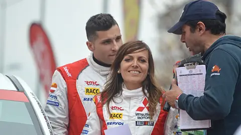 El piloto Cristian García y su copiloto Rebeca Liso El piloto Cristian García y su copiloto Rebeca Liso