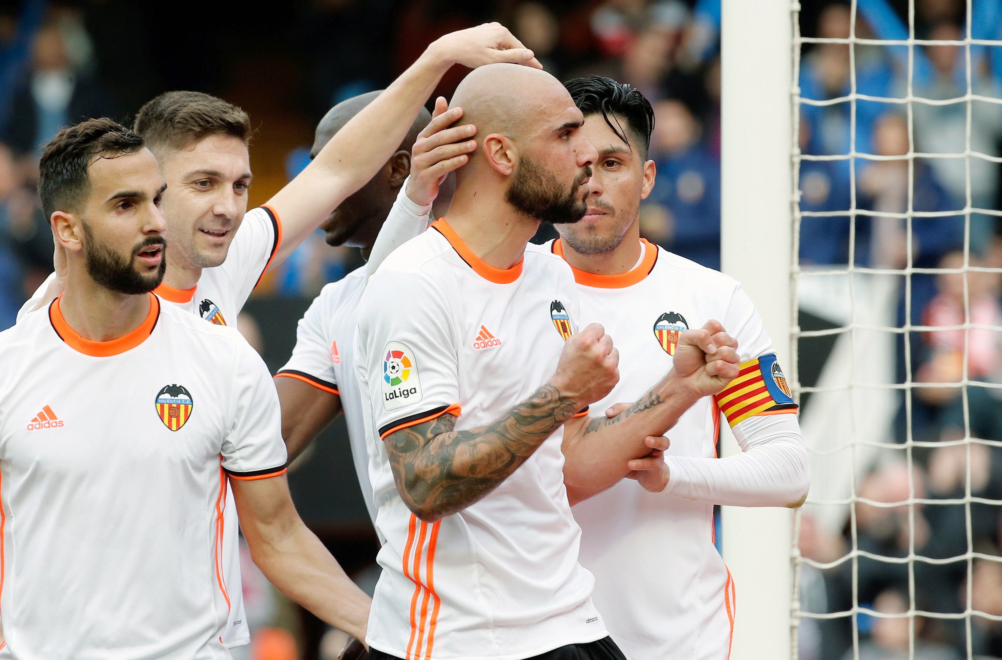 Valencia 2-0 Athletic. Un Valencia muy vivo supera al Athletic con goles de Nani y Zaza Valencia 2-0 Athletic. Un Valencia muy vivo supera al Athletic con goles de Nani y Zaza