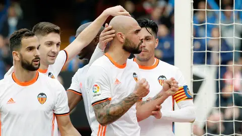 El Valencia celebrando uno de los goles El Valencia celebrando uno de los goles