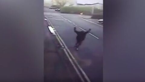 La reacci&oacute;n de un sin techo tras encontrar trabajo