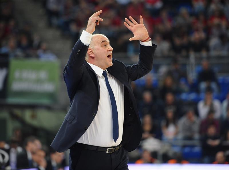 Pablo Laso: "Los 700 kilómetros que se ha hecho Felipe antes de la final demuestran su compromiso como capitán" Pablo Laso: "Los 700 kilómetros que se ha hecho Felipe antes de la final demuestran su compromiso como capitán"