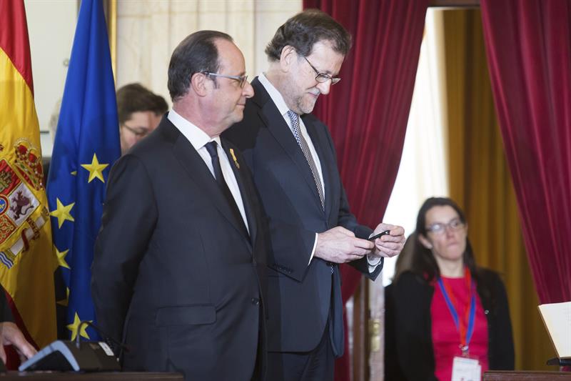Hollande reivindica la política migratoria de la UE frente a los "muros" de EEUU Hollande reivindica la política migratoria de la UE frente a los "muros" de EEUU