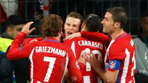 Los jugadores del Atl&eacute;tico de Madrid celebran un gol al Leverkusen