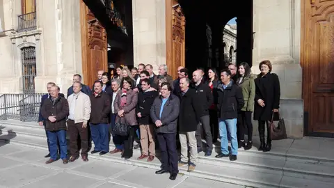 Manuel Moreno apoyado por cargos del PP de cara al congreso provincial El Alcalde de Porcuna junto a compañeros de partido en la presentación de su candidtura a la presidencia provincial