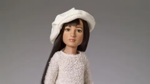 La primera muñeca transgénero La primera muñeca transgénero