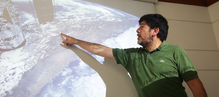 El astrobiólogo chileno, Armando Azúa, durante una rueda de prensa en Santiago de Chile El astrobiólogo chileno, Armando Azúa, durante una rueda de prensa en Santiago de Chile