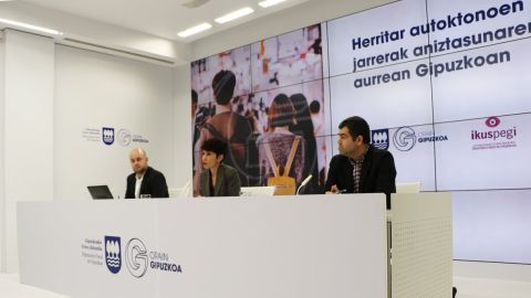 Presentaci&oacute;n del estudio "Actitudes de la poblaci&oacute;n aut&oacute;ctona hacia la diversidad en #Gipuzkoa". 