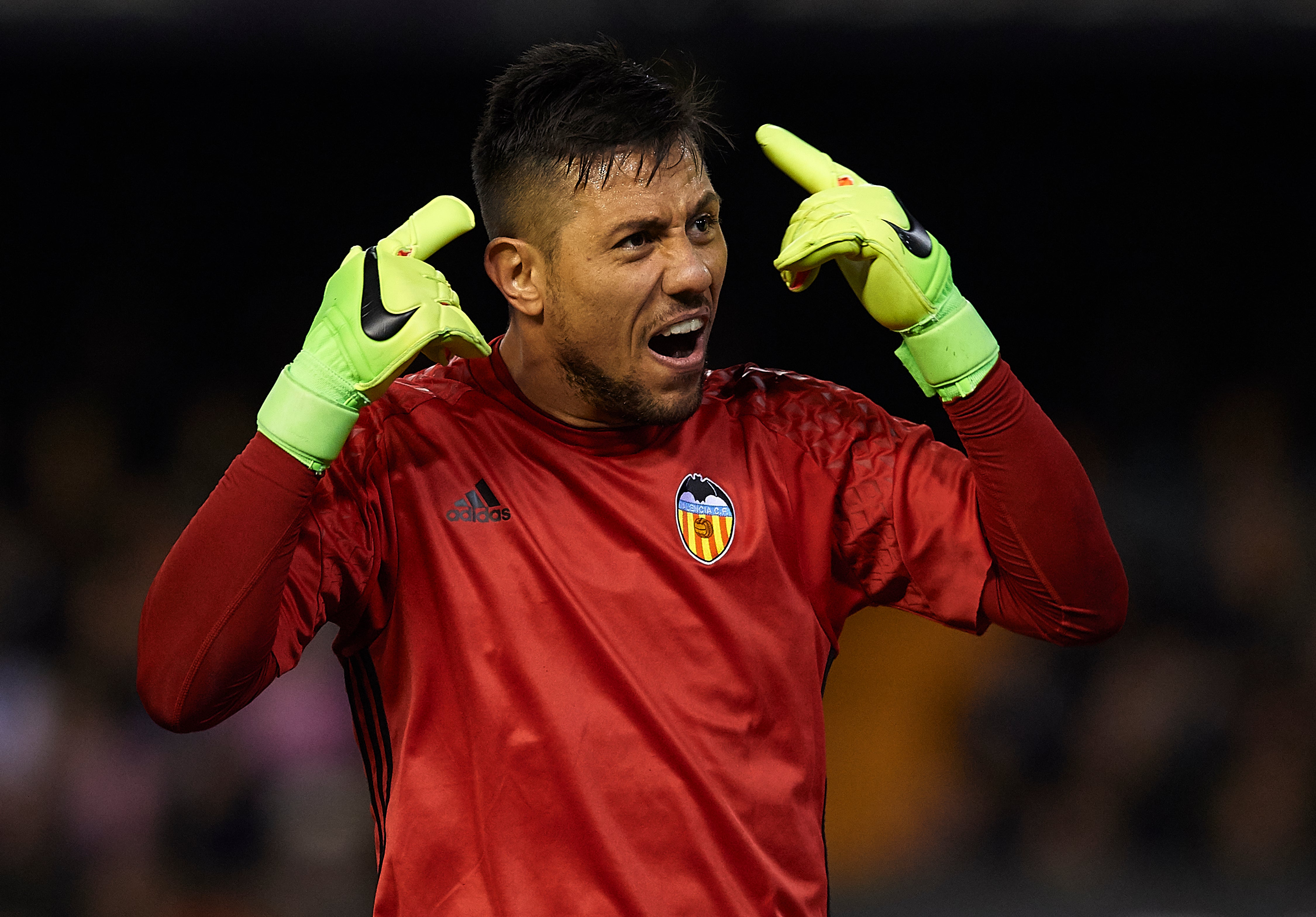 El Valencia vende a Diego Alves al Flamengo por cerca de un millón de euros El Valencia vende a Diego Alves al Flamengo por cerca de un millón de euros