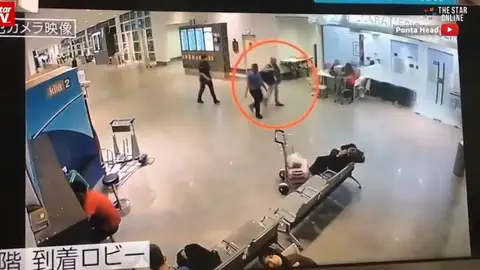 Frame 14.411841 de: Una de las dos detenidas por el asesinato del hermanastro de Kim Jong Un, afectada por el agente químico VX Frame 14.411841 de: Una de las dos detenidas por el asesinato del hermanastro de Kim Jong Un, afectada por el agente químico VX