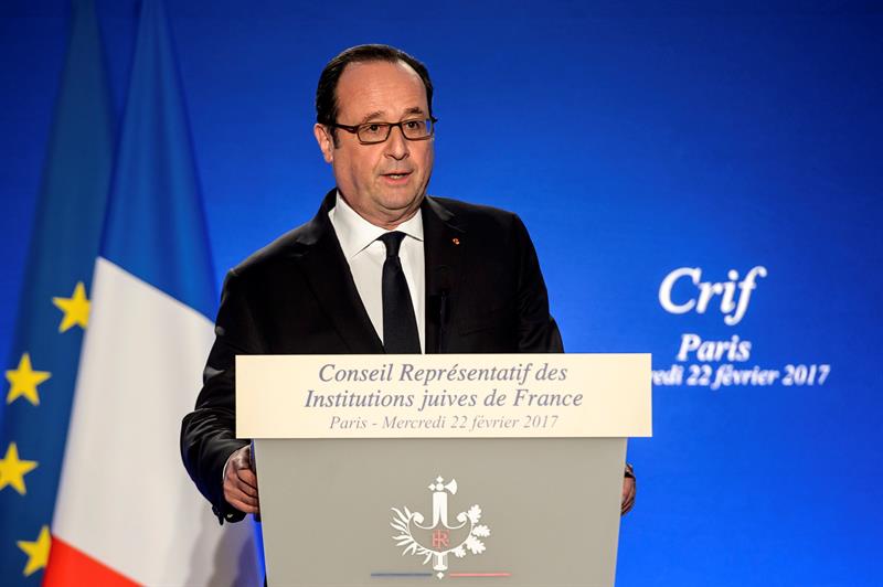 Hollande pide a Trump que no desprecie a París Hollande pide a Trump que no desprecie a París