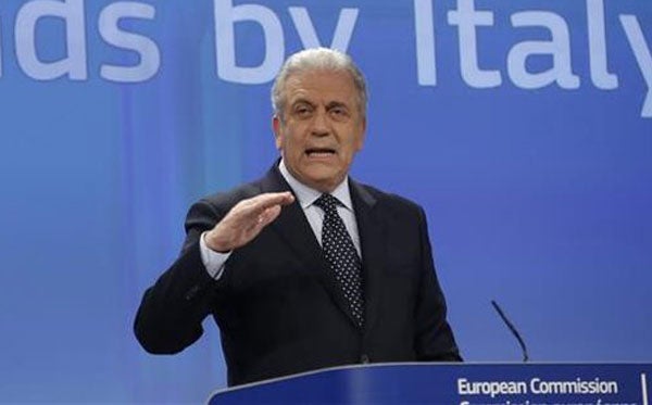 La CE amenaza a los países que no acojan demandantes de asilo desde Italia y Grecia La CE amenaza a los países que no acojan demandantes de asilo desde Italia y Grecia