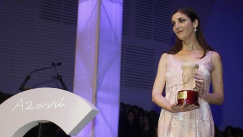 La escritora vasca Espido Freire tras ser galardonada con el Premio Azor&iacute;n de Novela 2017