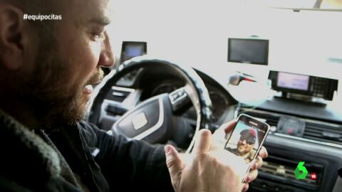 Frame 65.378227 de: Un taxista divorciado descarga Tinder para encontrar pareja: "Me env&iacute;a corazones. No te voy a decir c&oacute;mo se me queda el cuerpo"