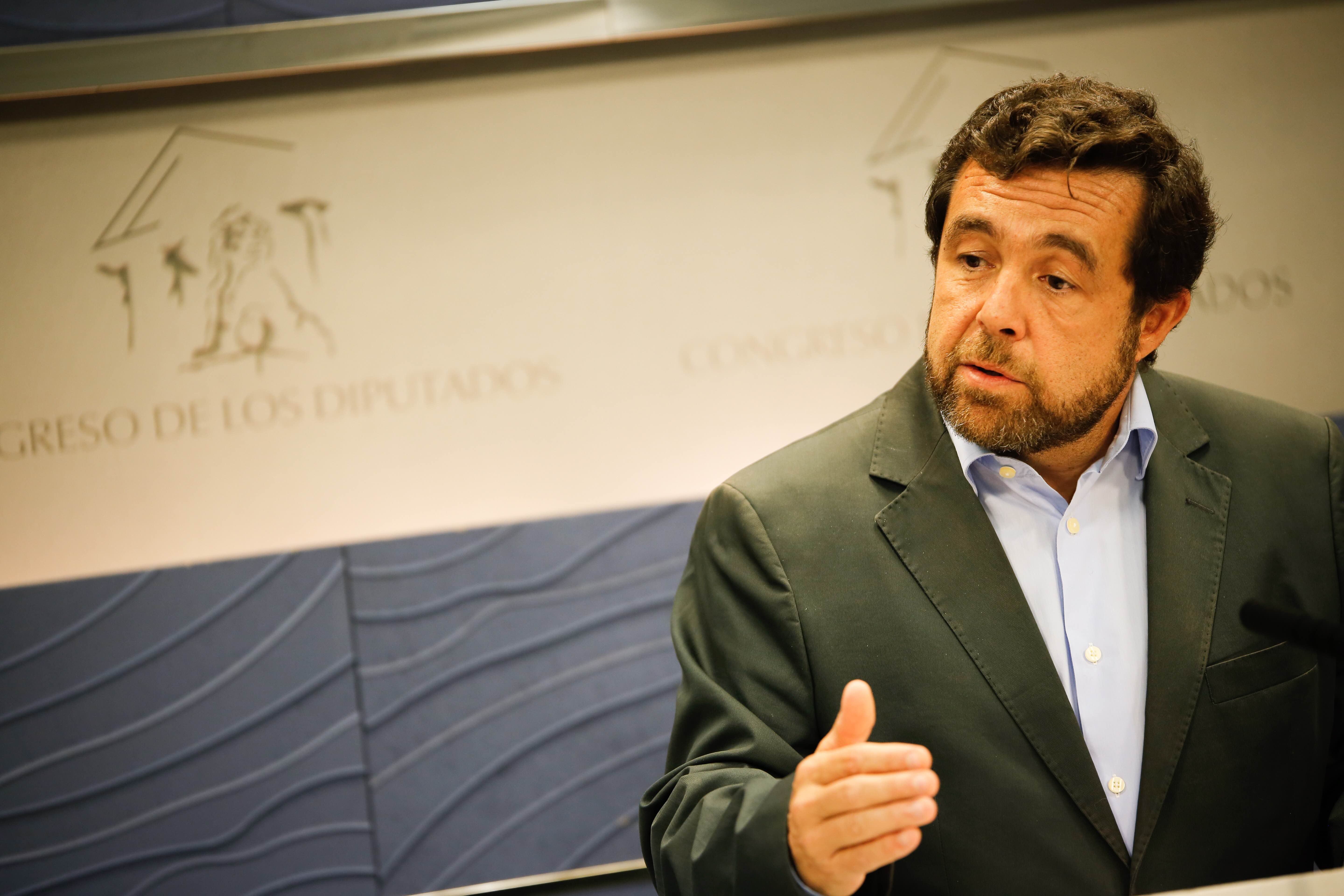 Ciudadanos acusa a Sánchez de "romper" el consenso de política penitenciaria tras el acercamiento de dos presos de ETA Ciudadanos acusa a Sánchez de "romper" el consenso de política penitenciaria tras el acercamiento de dos presos de ETA