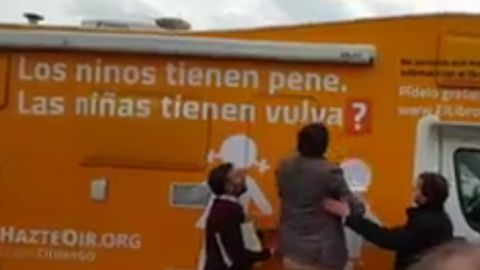 Nuevo lema del autob&uacute;s de Hazte O&iacute;r