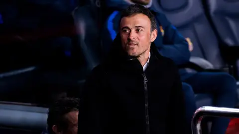 Luis Enrique, sonriente en el banquillo del Barcelona Luis Enrique, sonriente en el banquillo del Barcelona