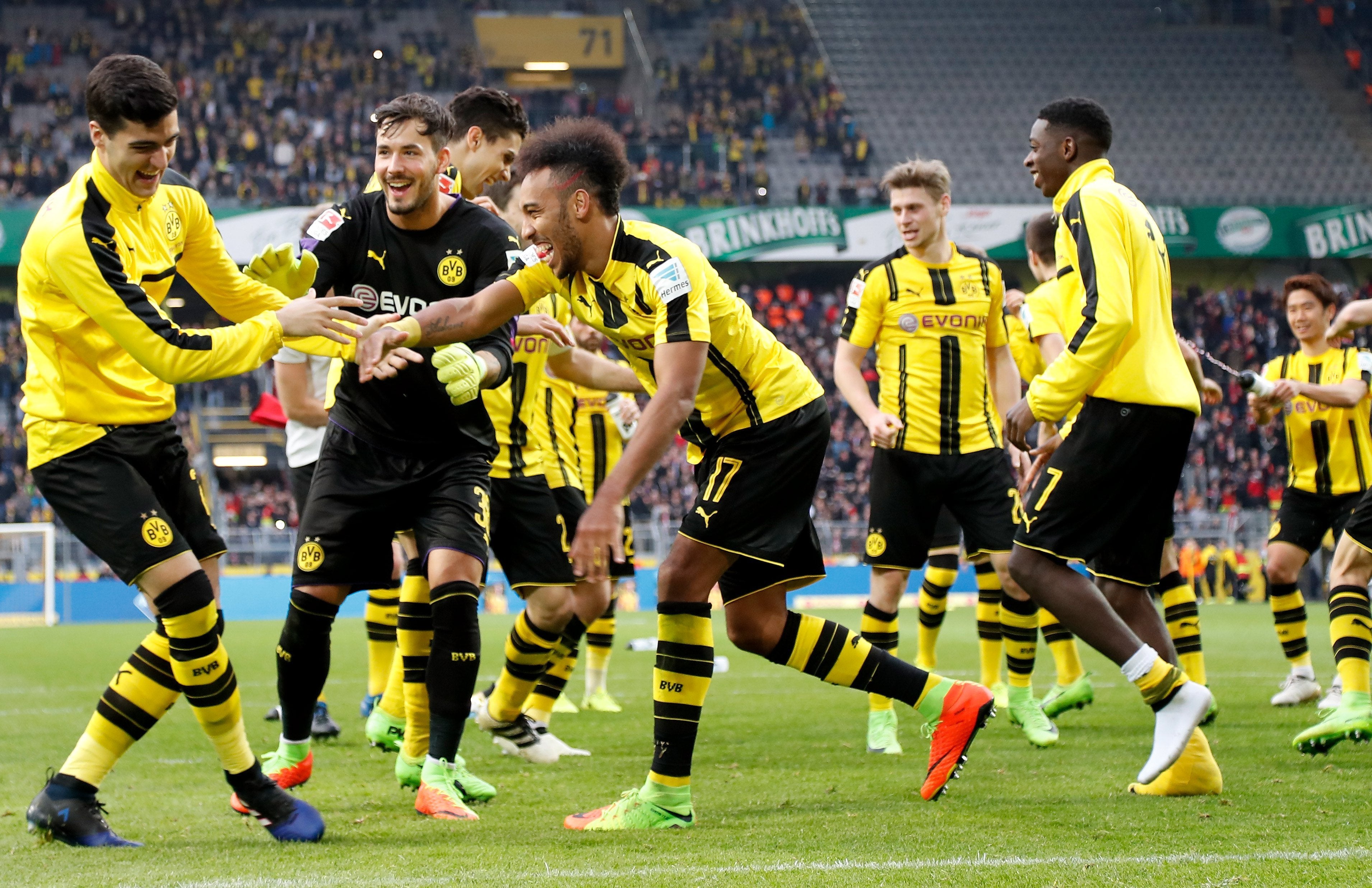 El Borussia Dortmund hurga en la herida del Bayer Leverkusen con una goleada El Borussia Dortmund hurga en la herida del Bayer Leverkusen con una goleada
