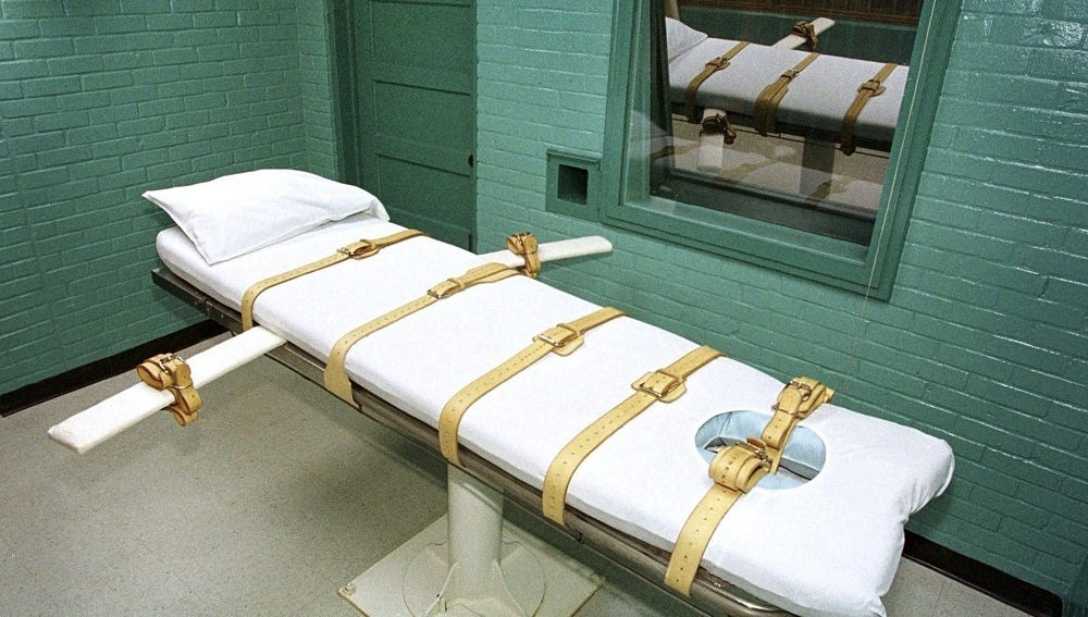 Arkansas (EE.UU.) pretende ejecutar a ocho presos en 10 días Fotografía fechada en el año 2000 que muestra la cámara de la muerte donde los presos fallecen por inyección letal, en la Unidad Paredes en Huntsville (Texas), EE.UU.