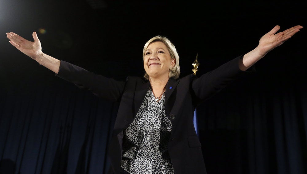 Rubén Amón indulta a Marine Le Pen: "Llamadla Marine porque no constan en los carteles electorales ni su apellido ni su partido" Rubén Amón indulta a Marine Le Pen: "Llamadla Marine porque no constan en los carteles electorales ni su apellido ni su partido"