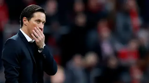 Roger Schmidt durante un partido Roger Schmidt durante un partido
