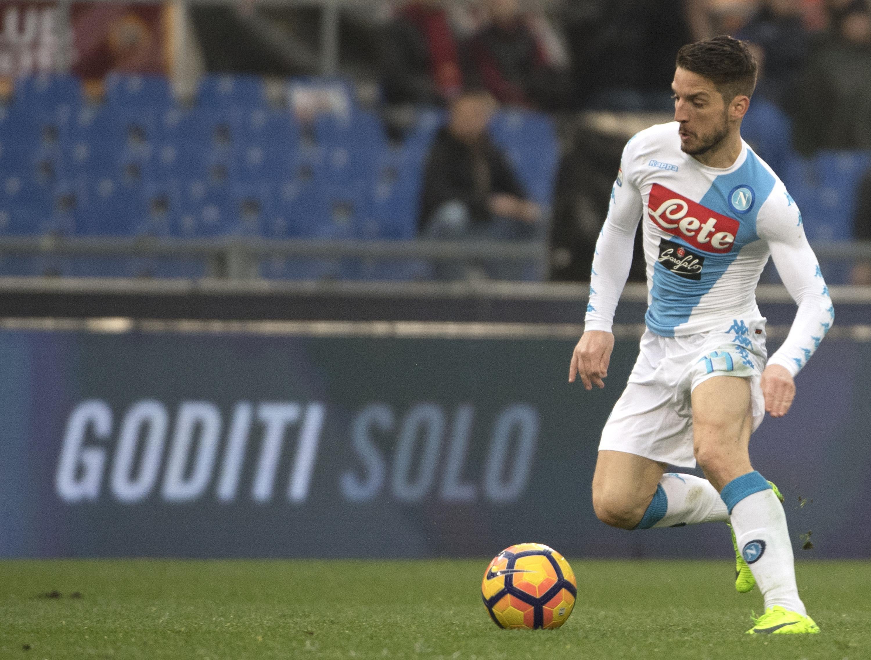 Dries Mertens se entrena con normalidad y podría jugar contra el Real Madrid Dries Mertens se entrena con normalidad y podría jugar contra el Real Madrid