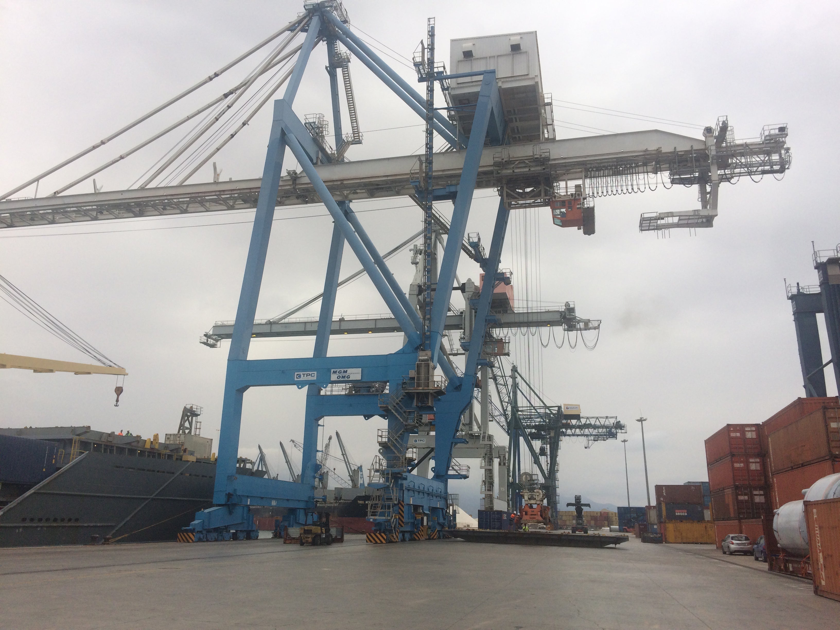 Una inspección en PortCastelló descubre desperfectos en uno de los muelles y obliga a cerrar su acceso Una inspección en PortCastelló descubre desperfectos en uno de los muelles y obliga a cerrar su acceso