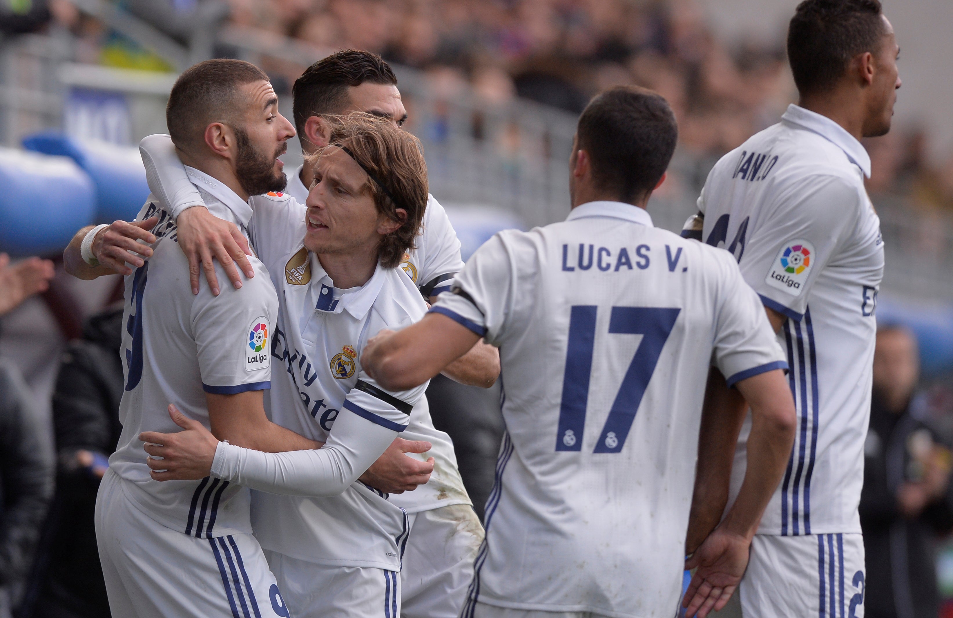 El Real Madrid llega a Nápoles entre abucheos de los aficionados napolitanos El Real Madrid llega a Nápoles entre abucheos de los aficionados napolitanos