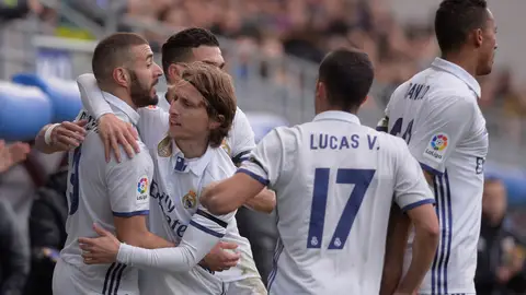 Los jugadores del Real Madrid celebran un gol Los jugadores del Real Madrid celebran un gol