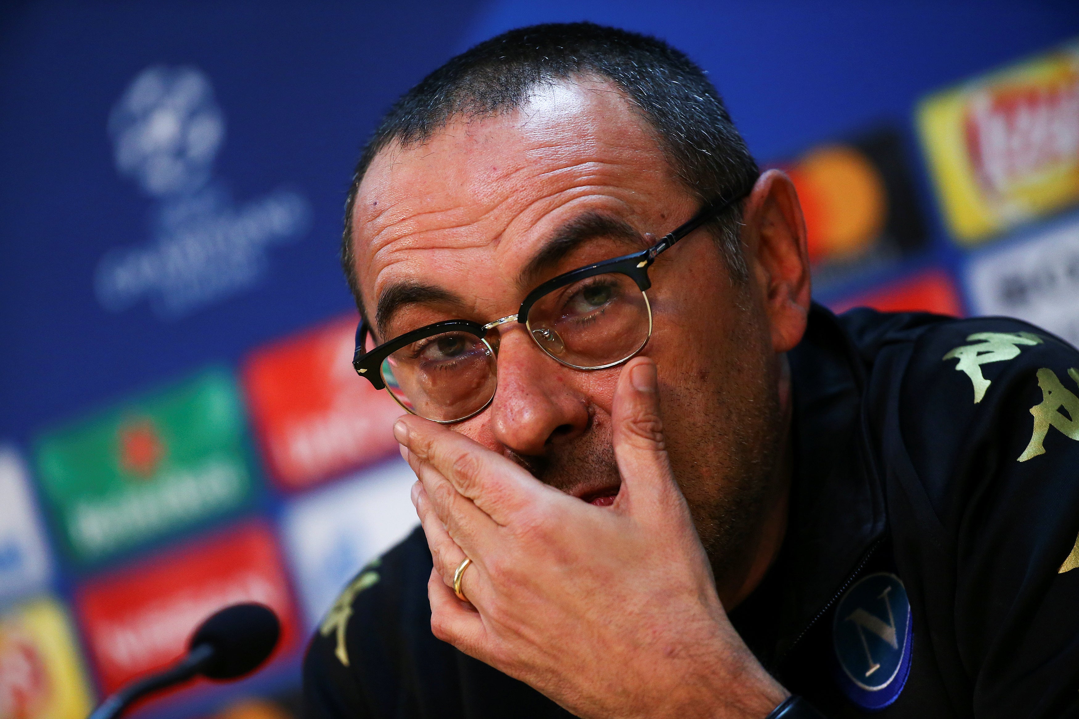 Sarri: "Toda la presión es para el Real Madrid, son campeones de todo, los más ricos..." Sarri: "Toda la presión es para el Real Madrid, son campeones de todo, los más ricos..."