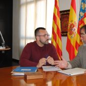 L'alcalde de Vila-real José Benlloch s'ha reunit amb el president d'Alcer Castalia, Juan Doménech per a conéixer les reivindicacions de l'associació.