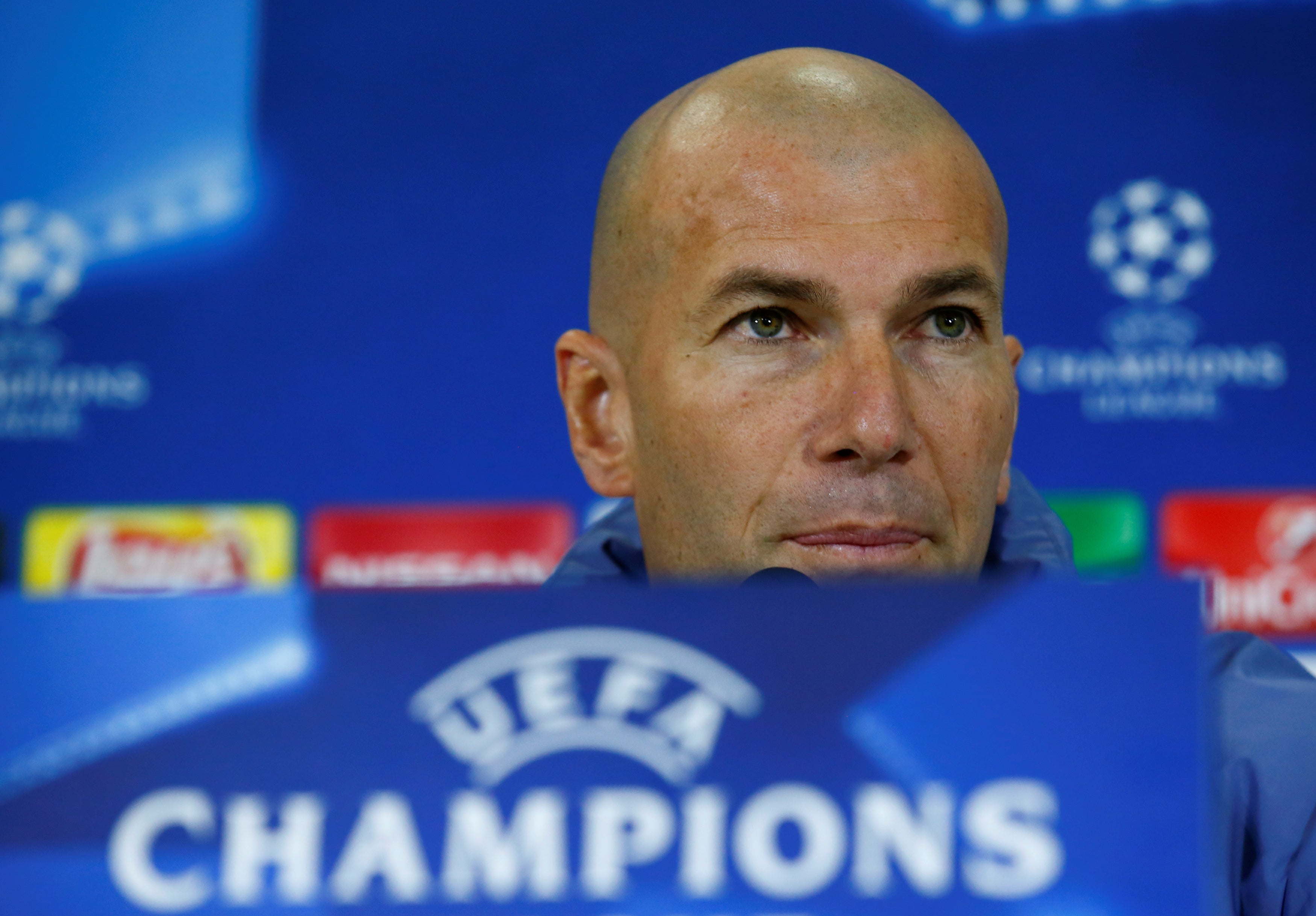 Zidane: "Lo importante ante el Nápoles es la actitud, no el dibujo táctico" Zidane: "Lo importante ante el Nápoles es la actitud, no el dibujo táctico"